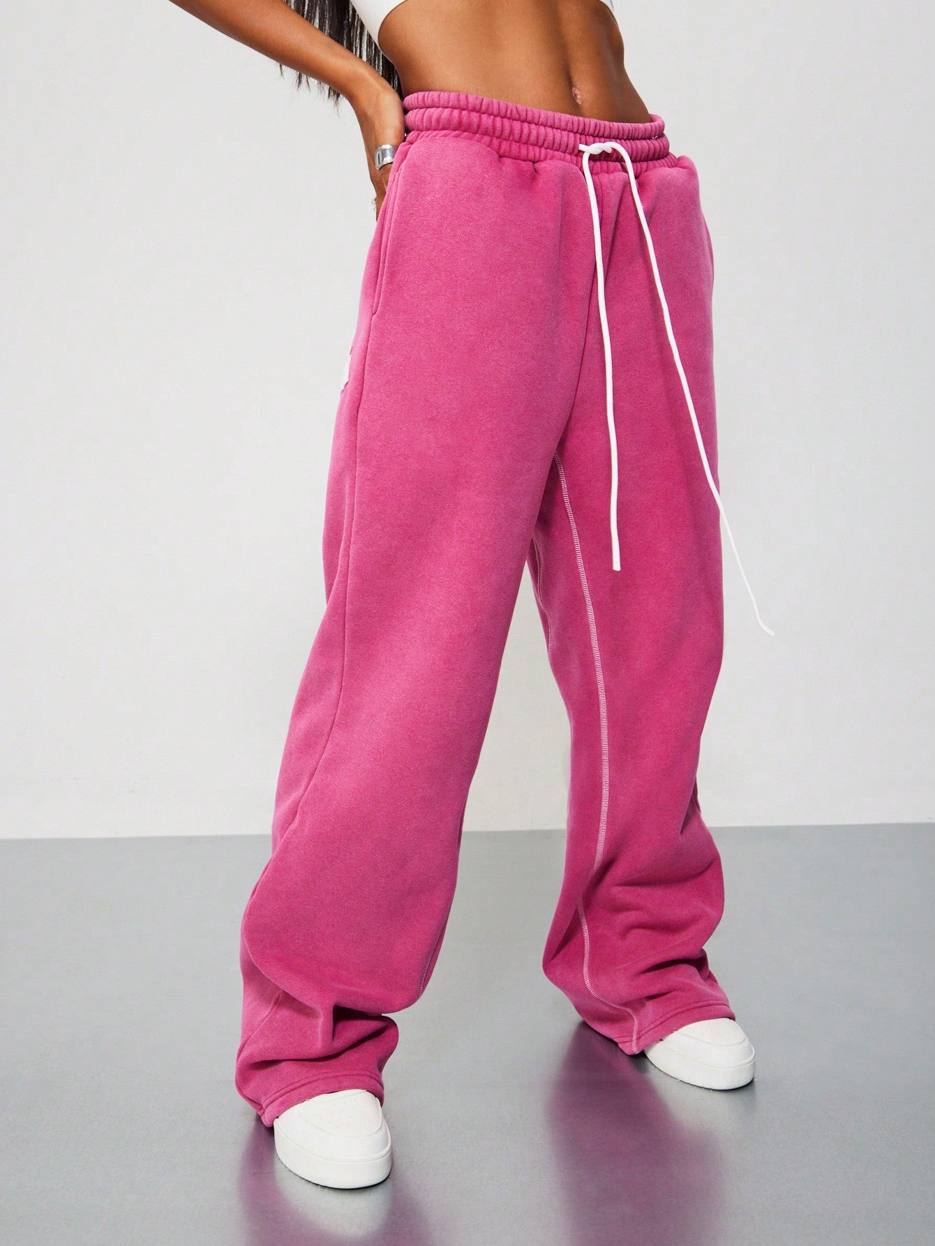 women Wide Leg Washed Sweatpants With Back Applique Design